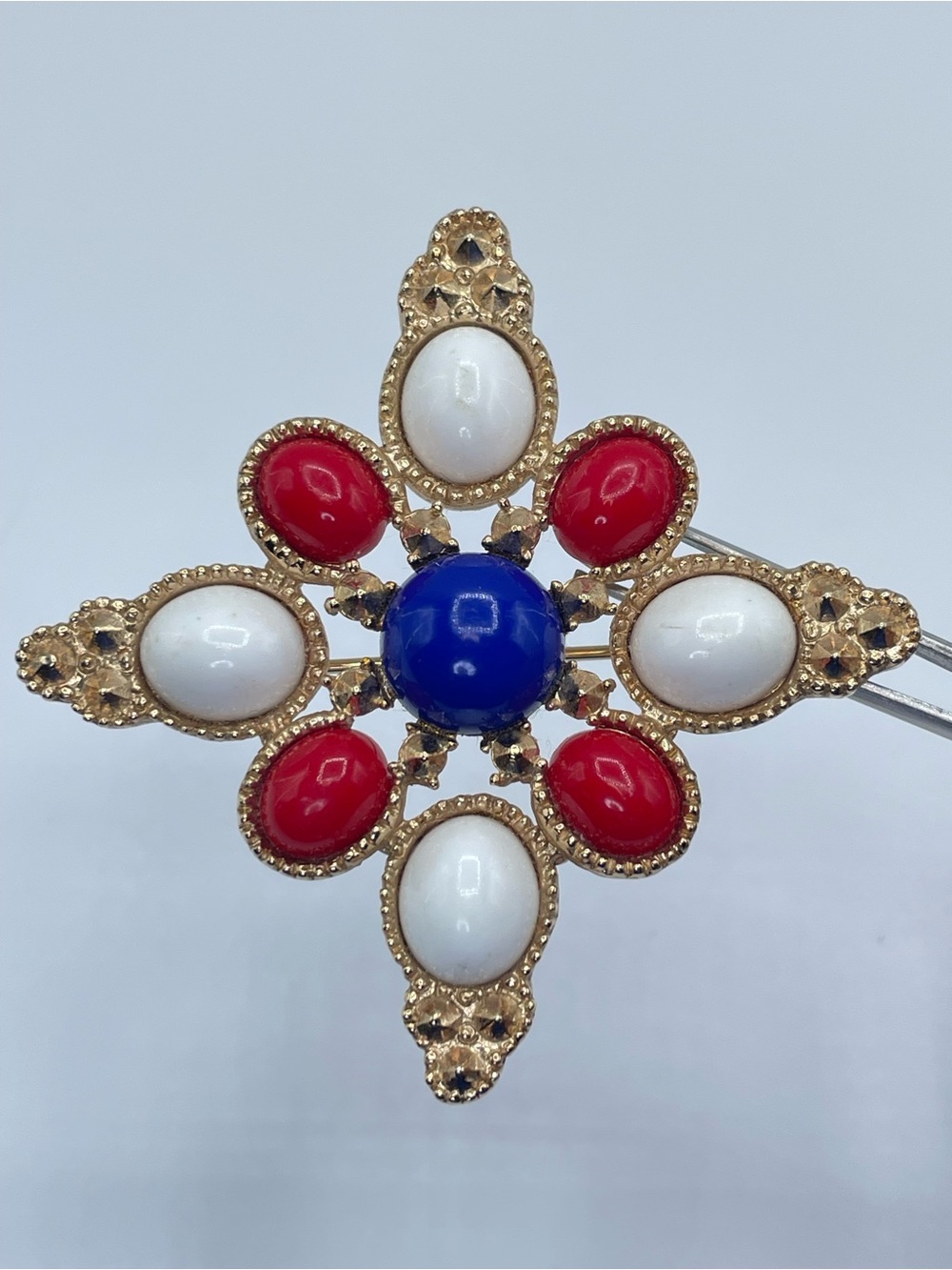 Sarah Coventry Patriotic Flower Brooch Red White Blue Gold Tone Pin